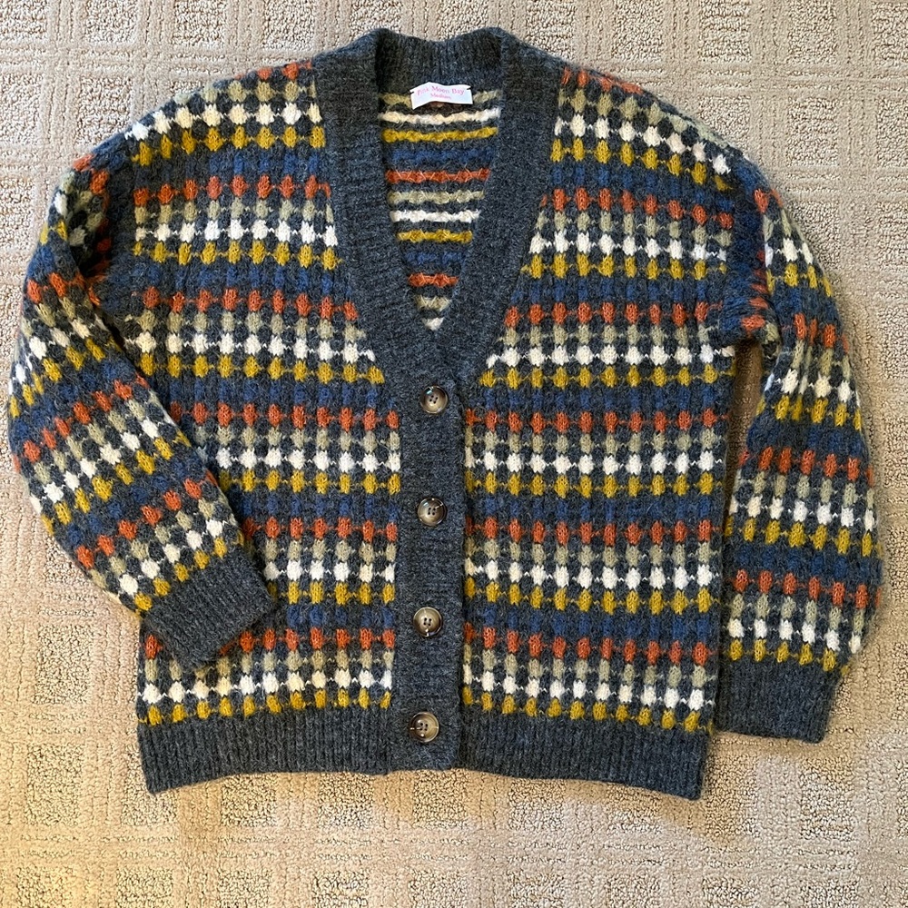 Boutique cardigan that’s like new!